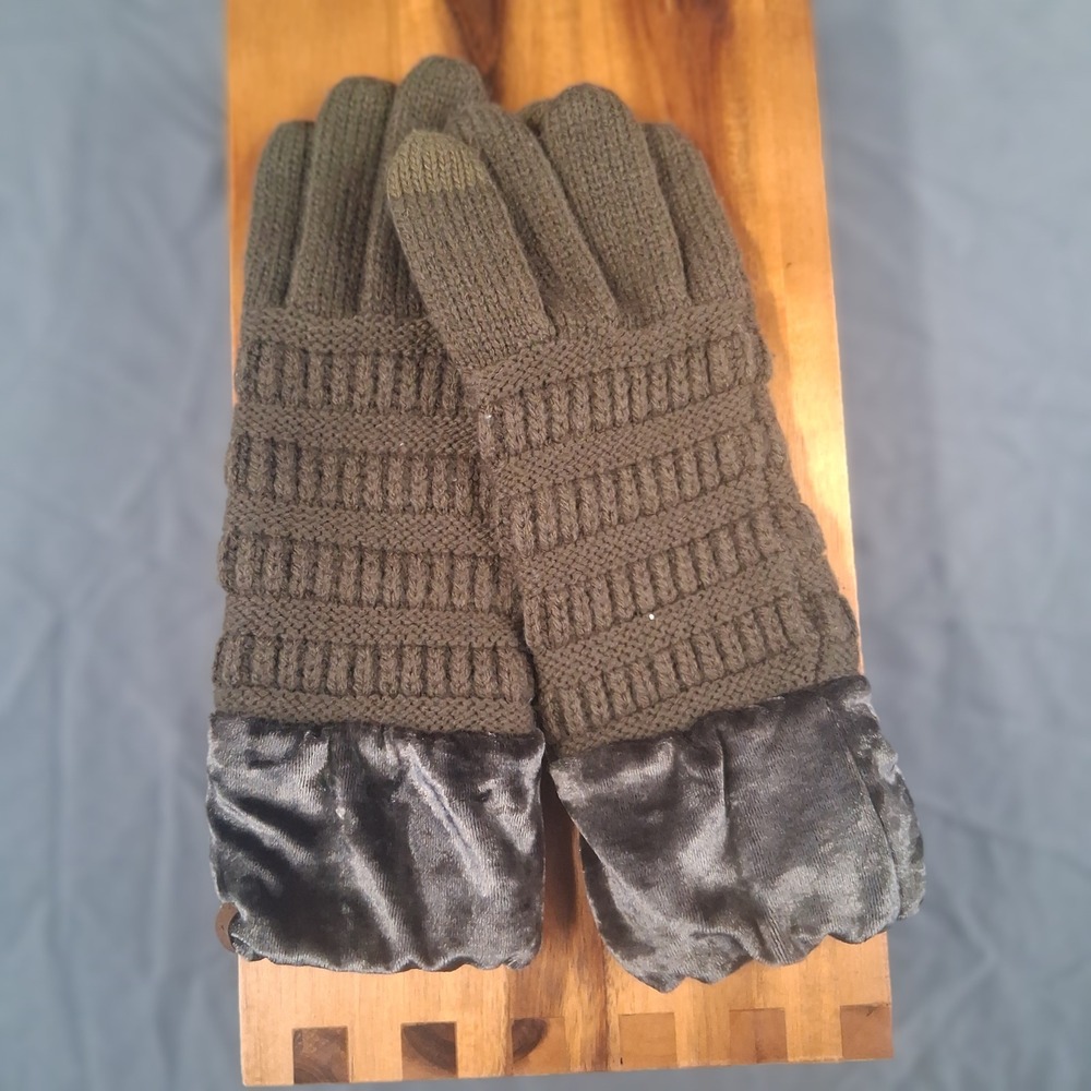 CC Gloves Women Olive Green Knit Velvet Cuff SmallCozy Warm Winter‎